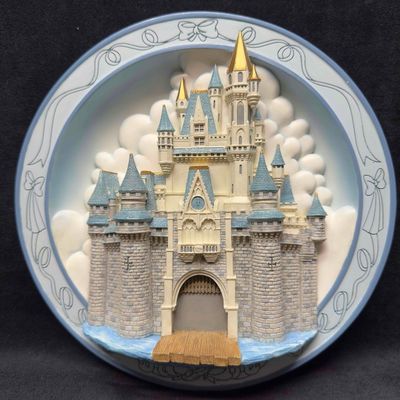 Sale Photo Thumbnail #1092: Cinderella Castle Walt Disney World Collectors 3D Plate Hanging Wall Collectible