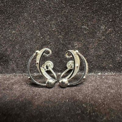 Sorrento Sterling Silver Filigree Swirl Ribbon Design Screw Back Earrings I19