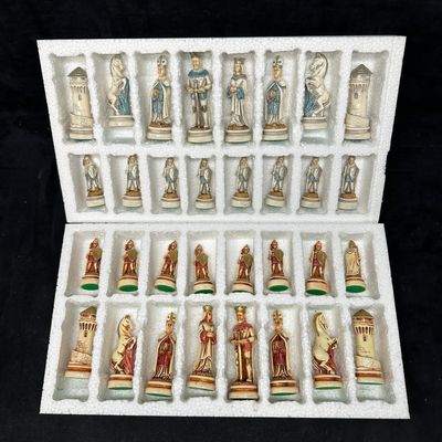 Nigri Mediovale Hand Painted Chess Set SP-22P in Original Box