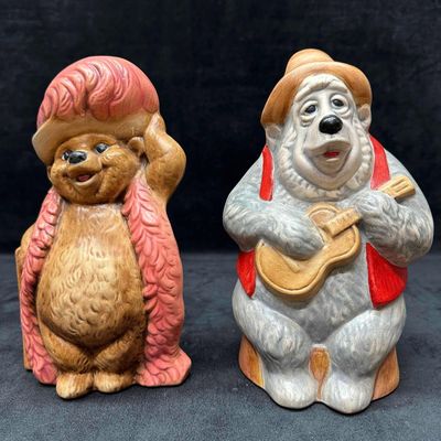 Sale Photo Thumbnail #1176: Walt Disney Productions Country Bear Jamboree Teddi Barra and Big AL Figurine Ceramic Figure Set