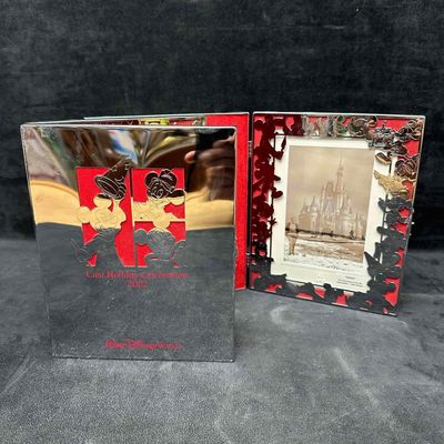 Sale Photo Thumbnail #1051: Walt Disney World Picture Frame 2002 Cast Holiday Celebration Set