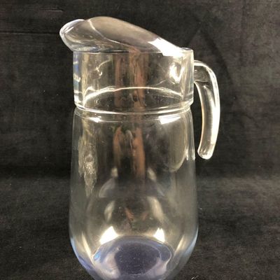 Vintage Arcoroc France Tall Clear Glass Pitcher 64 Ounce Open Handle