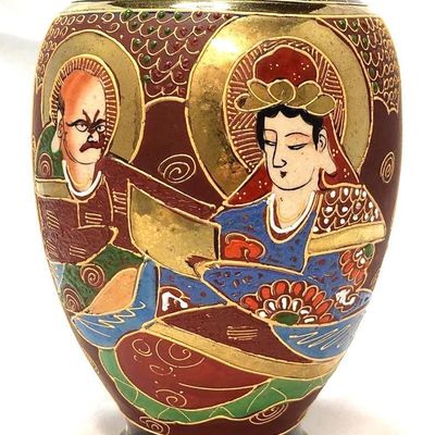 Vintage Japanese Satsuma Moriage Gilt Vase