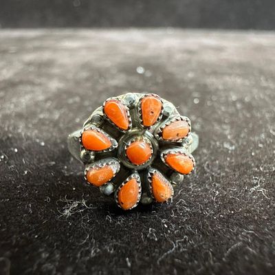 Spiny Oyster Shell Floral Cluster Design Silver Ring