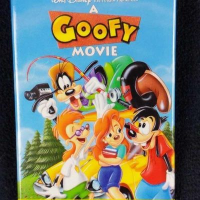 Sale Photo Thumbnail #1147: Disney A Goofy Movie Goof Troop Button