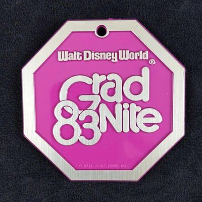4 Rare Vintage Disney World Grad Night 83 Medallion