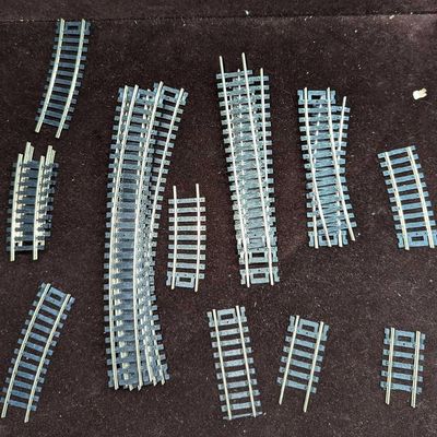 Assorted Atlas Model Train Tracks