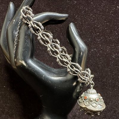 800 Silver Spiny Oyster Shell Single Charm Bracelet R7