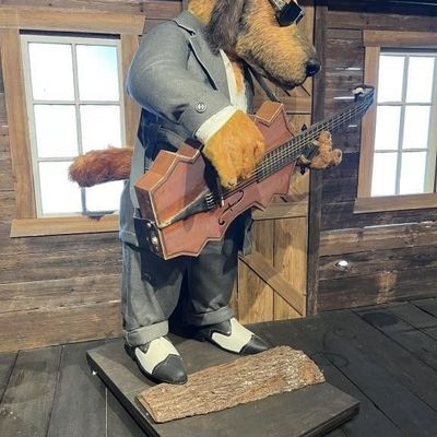 Extremely Detailed Lonely Dog Life Size Figure