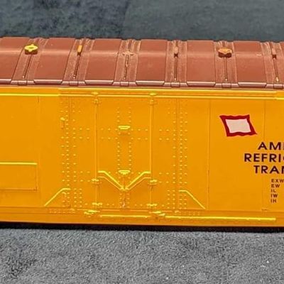 Lionel  Error American Refrigerator Transit Boxcar