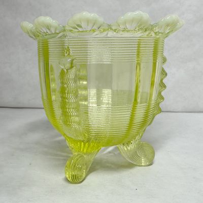 CANARY OPALESCENT URANIUM GLASS BOWL, CIRCA 1900
