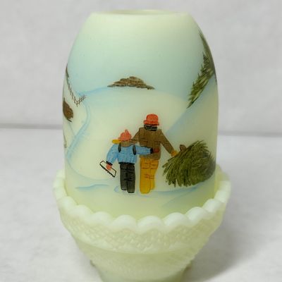 FENTON CUSTARD GLASS FAIRY LAMP, 1982