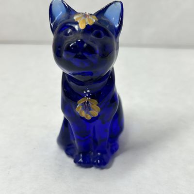 FENTON COBALT GLASS CAT, 1970s