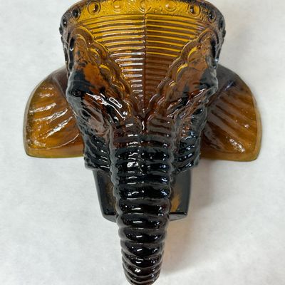 BOYD AMBER GLASS ELEPHANT WALL POCKET