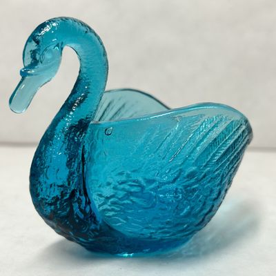 FENTON TURQUOISE GLASS SWAN DISH
