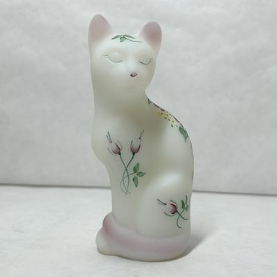 FENTON ROSE GARDEN SATIN GLASS CAT, 2000