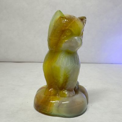 BOYD SITTING KITTEN ON PILLOW SLAG GLASS CAT, VINTAGE