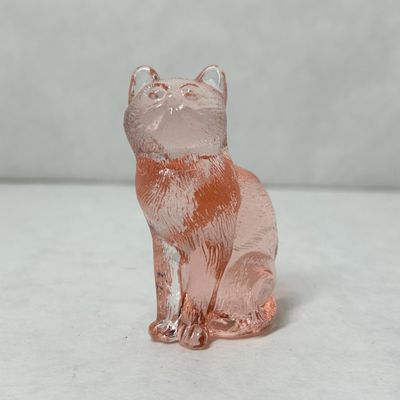 MOSSER PINK SITTING CAT