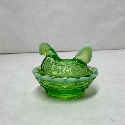 BOYD MINI GREEN OPALESCENT GLASS HEN ON NEST