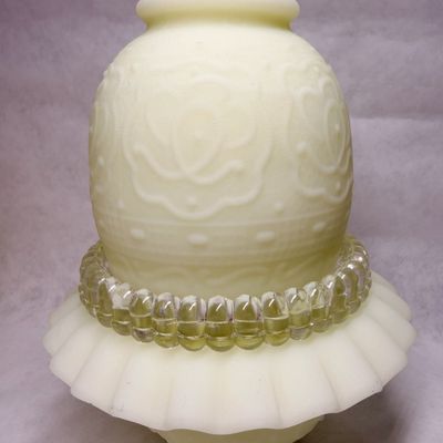 FENTON CUSTARD FAIRY LAMP, 1970S