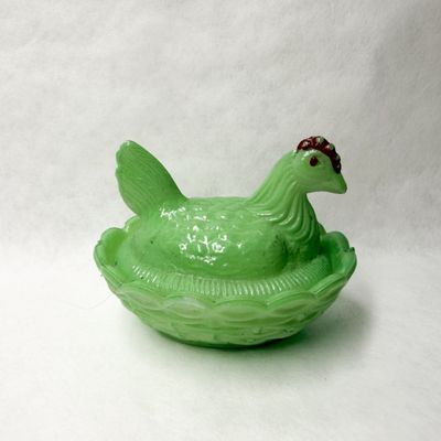 GREEN PRESSED GLASS HEN ON NEST