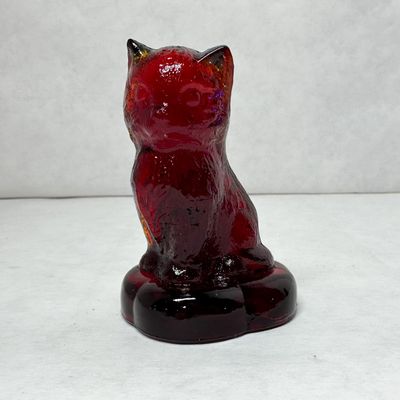 BOYD RUBY GLASS SITTING CAT PILLOW, 1978-1983