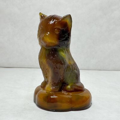 BOYD SLAG GLASS SITTING KITTEN PILLOW C. 1978-1983