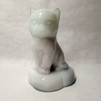 BOYD LAVENDER SLAG SITTING KITTEN PILLOW GLASS