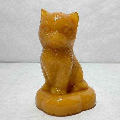 BOYD ORANGE GLASS SITTING KITTEN PILLOW FIGURINE
