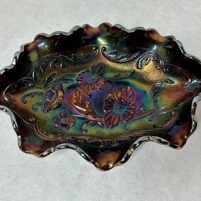 FENTON AMETHYST CARNIVAL GLASS BOWL, 1970S
