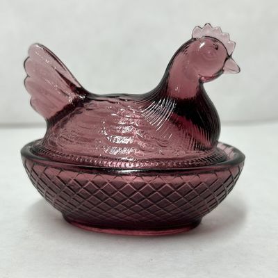 *BOYD AMETHYST GLASS HEN, 1990S