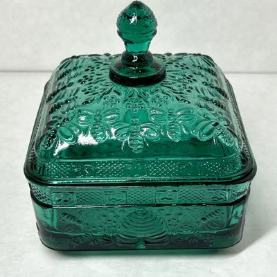 INDIANA EMERALD GLASS BEEHIVE BOX