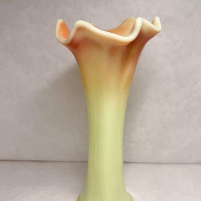 BURMESE GLASS RUFFLED TRUMPET VASE, LATE 19TH CENTURY