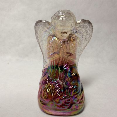 BOYD IRIDESCENT GLASS KNEELING ANGEL FIGURINE