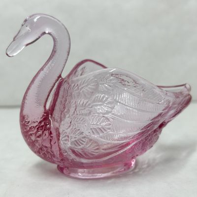 FENTON PINK GLASS SWAN DISH