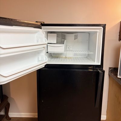 Sale Photo Thumbnail #158: Kenmore refrigerator