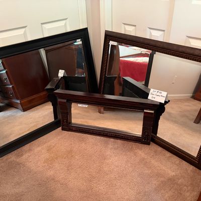 Sale Photo Thumbnail #141: Assortment of mirrors
