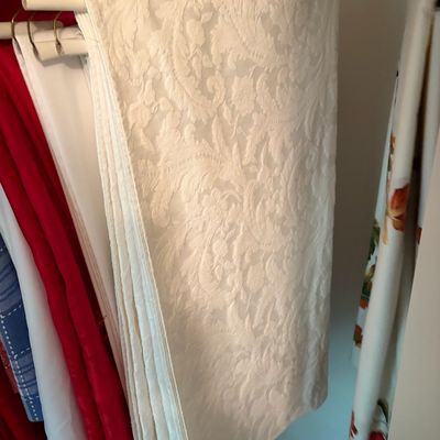 Sale Photo Thumbnail #55: 26 pc table cloths
