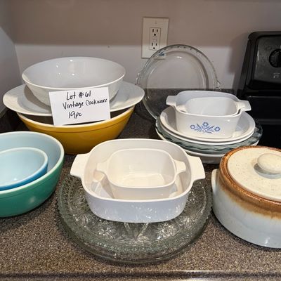 Sale Photo Thumbnail #84: Vintage cookware
