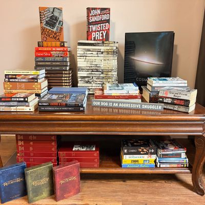 Sale Photo Thumbnail #173: Books, DVDs, coffee table