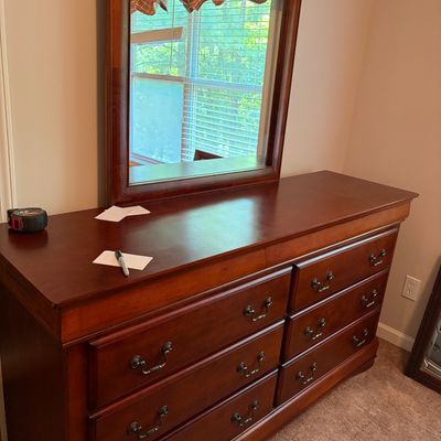 Sale Photo Thumbnail #137: 8pc queen bedroom set