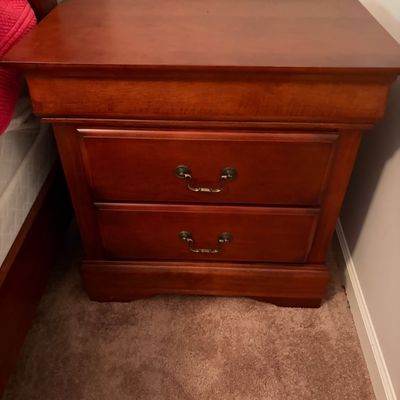 Sale Photo Thumbnail #139: 8pc queen bedroom set
