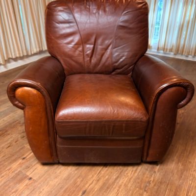 Sale Photo Thumbnail #179: Recliner