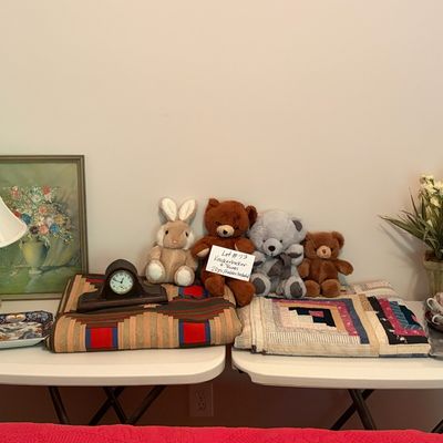 Sale Photo Thumbnail #45: Lot: Knickerbocker, China, Quilt