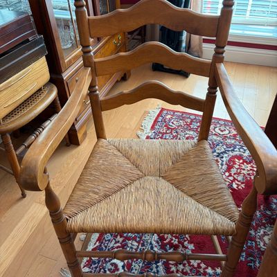 Sale Photo Thumbnail #115: Tell city dining table and 4 chairs.