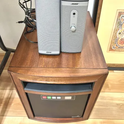 Sale Photo Thumbnail #66: Bose speaker system and heater