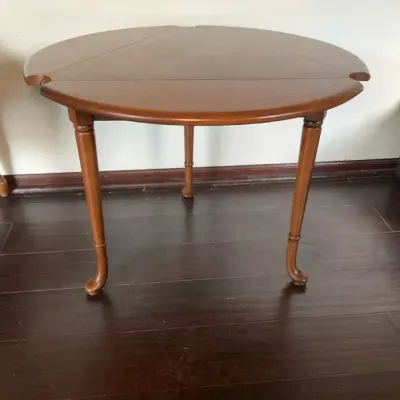 Vintage Cherry-Finish Queen Anne-Style Drop-Leaf Accent Table