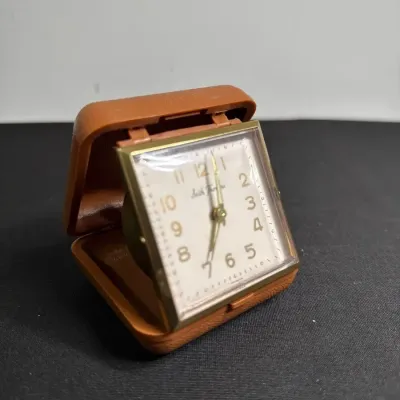 Vintage Seth Thomas Wind-Up Travel Alarm Clock – Working