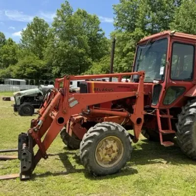Belarus Tractor - Runs and Drives - Daily tractor on a farm 