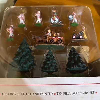 Large Liberty Falls “All in One” Village Collection – Buildings & Accessories